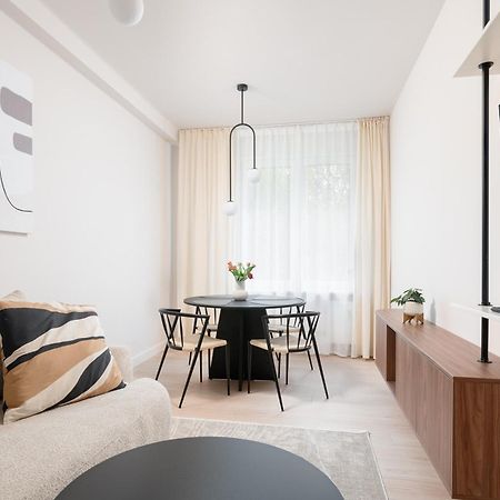 Apartament Mlynow Varşovia Exterior foto